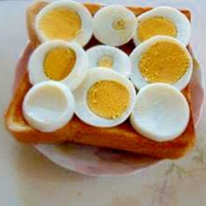 簡単　ゆで卵のトースト